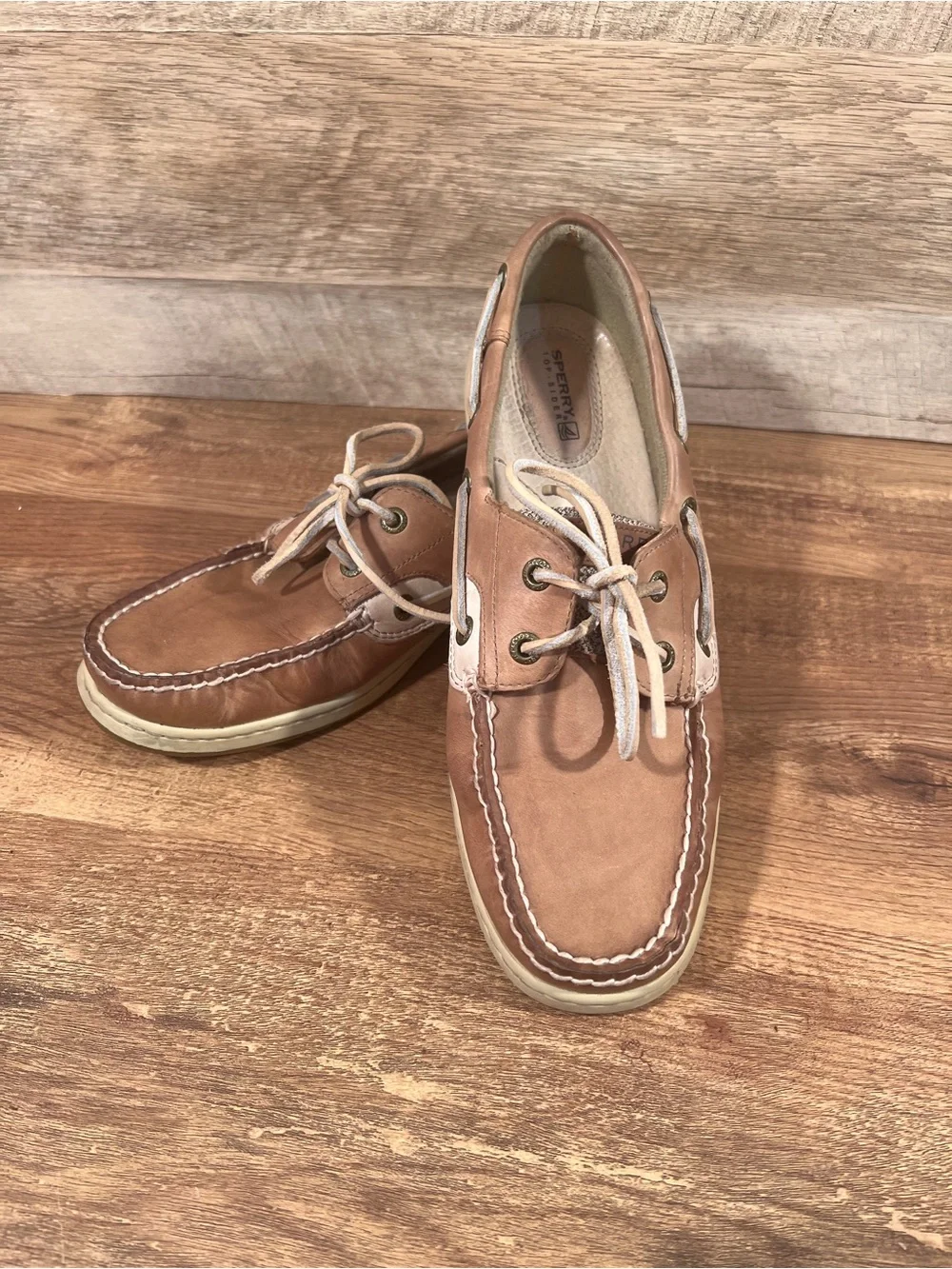 Sperry Top Sider Tan Leather Women’s Classic Boat Shoes Size 9.5
